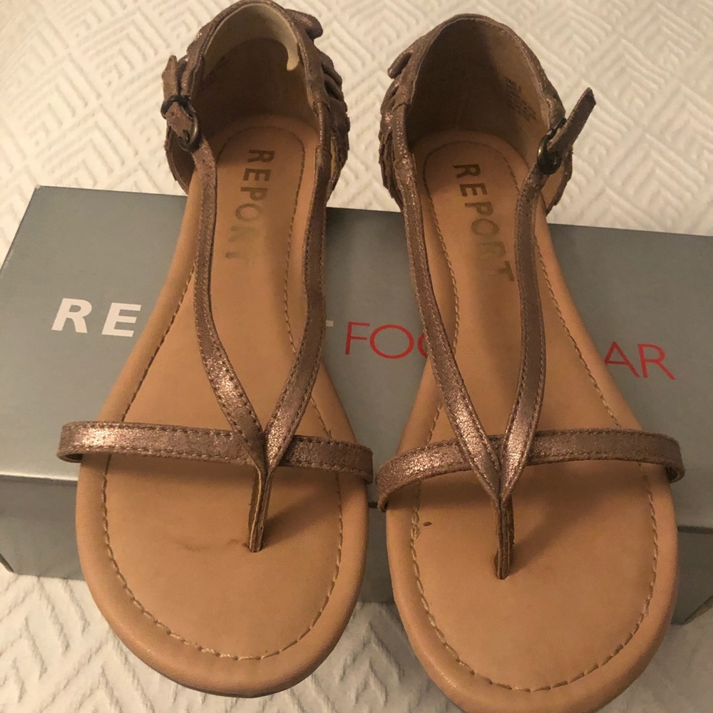 Pewter ruffle back sandals!